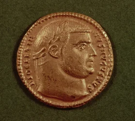 Aureus (voorzijde) van Diocletianus met een Lauwerkrans. Inscriptie: DIOCLETIANVS AVGVSTVS